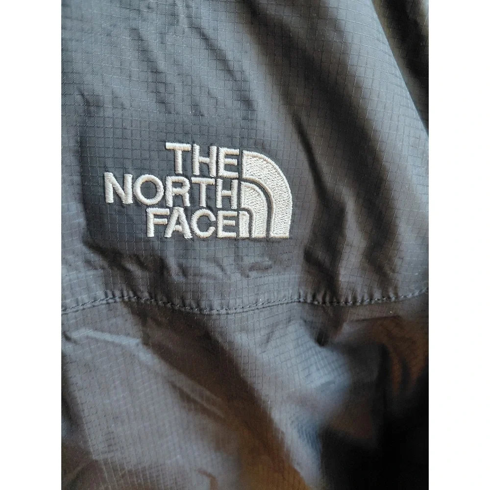 The North Face Mens HyVent 2.5L Rain Jacket Gray Waterproof Hooded Shell Large
